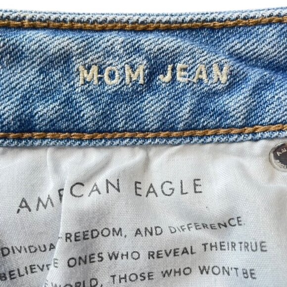 AMERICAN EAGLE High-Waisted Stretch Mom Jeans - Size 2 - Picture 8 of 10